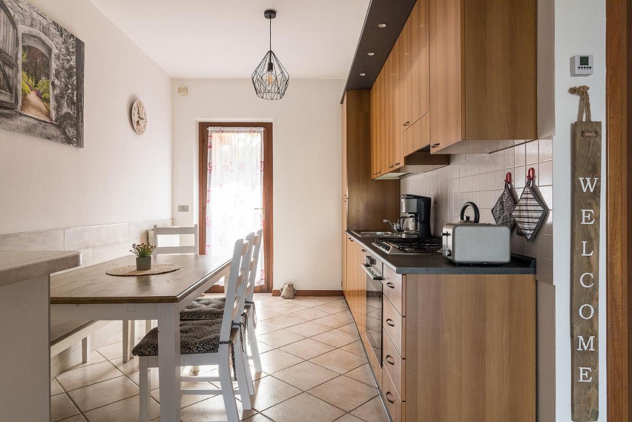 Casa Sulla Collina Lägenhet Puegnago Exteriör bild